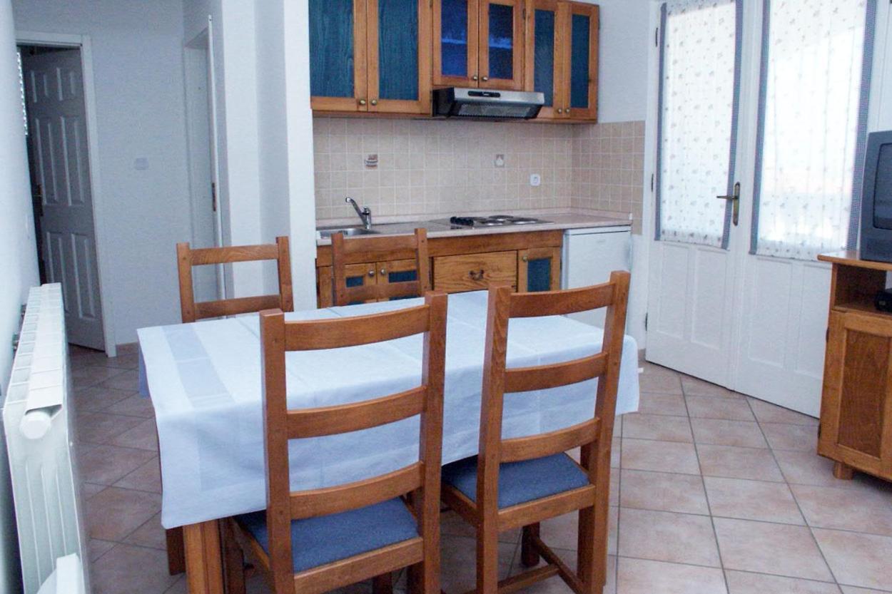 Apartments And Rooms With Wifi Vrsar, Porec - 3007 Eksteriør billede