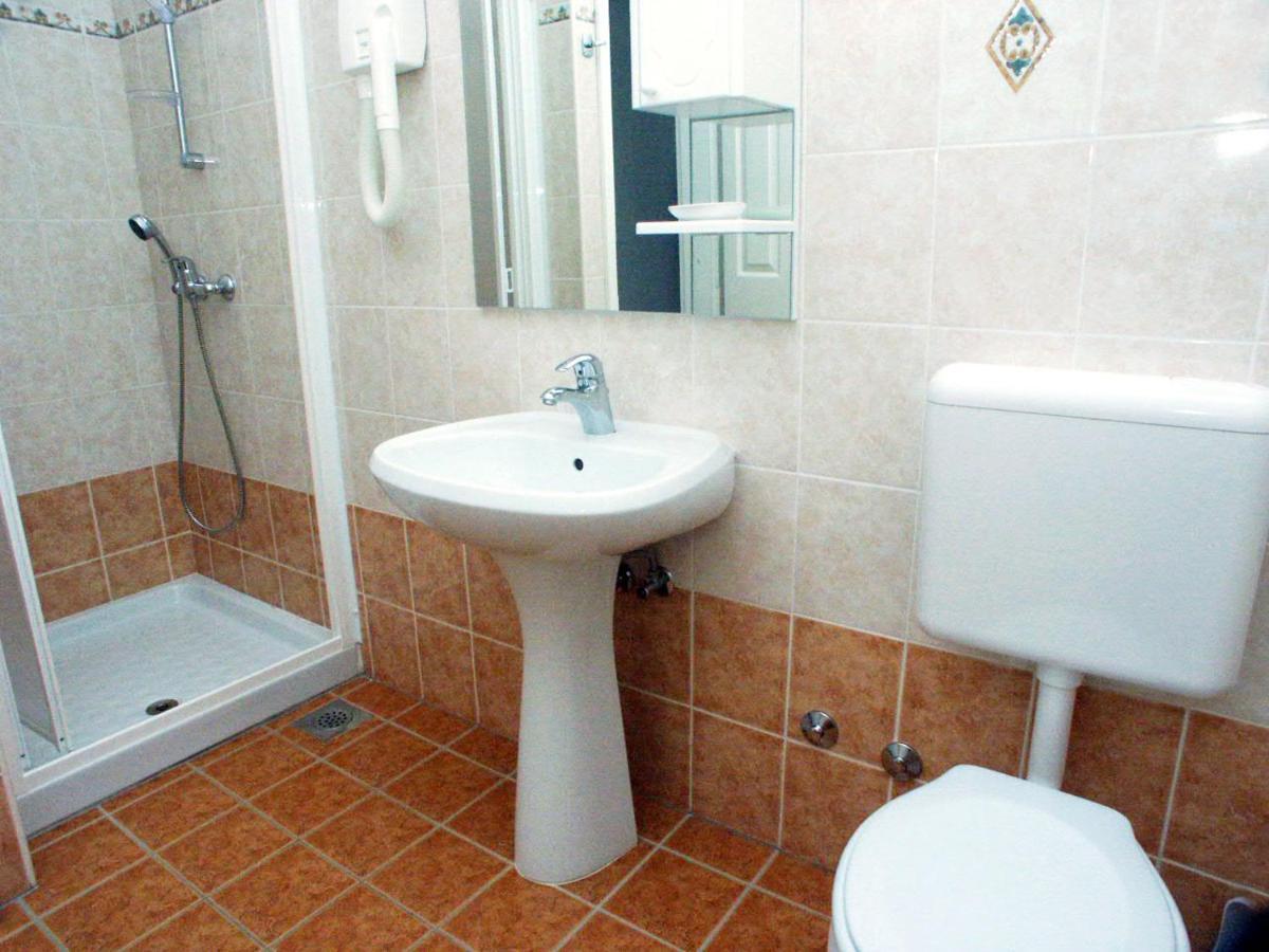 Apartments And Rooms With Wifi Vrsar, Porec - 3007 Eksteriør billede
